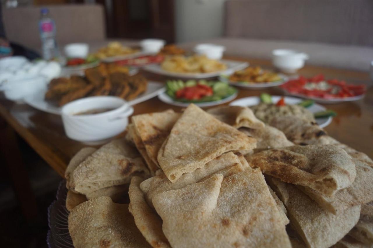 Draz Pyramids View Bed & Breakfast Kafrat al Jabal Exterior photo