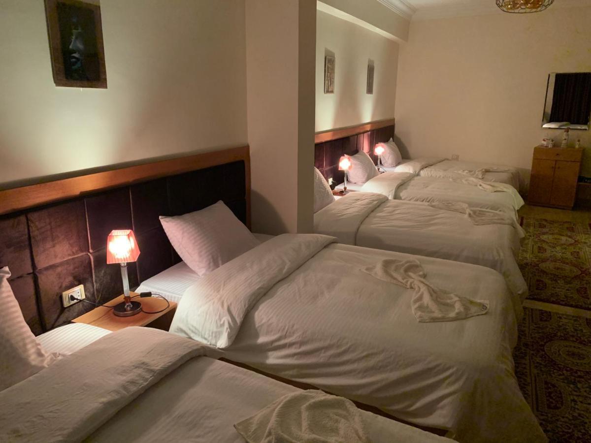 Draz Pyramids View Bed & Breakfast Kafrat al Jabal Exterior photo