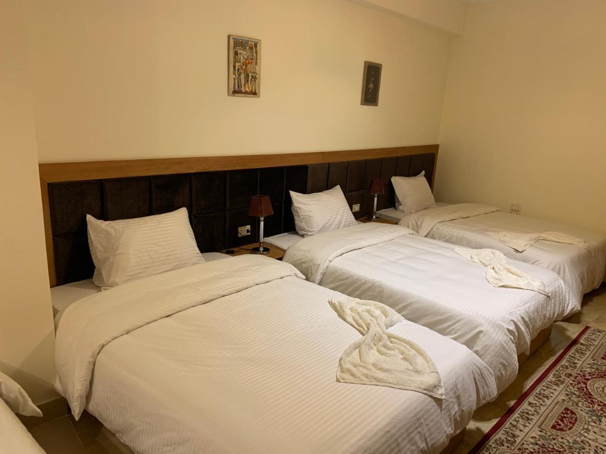 Draz Pyramids View Bed & Breakfast Kafrat al Jabal Exterior photo